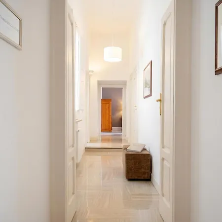 Dimora Calefati - Eleganza E Storia Apart Otel Bari