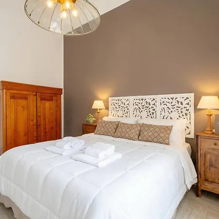 Aparthotel Dimora Calefati - Eleganza E Storia 3*